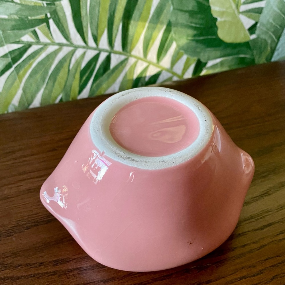 Ceramic Pink Lips Ashtray/ Trinket Dish/ Jewelry Holder/ Planter - Picture 9 of 9